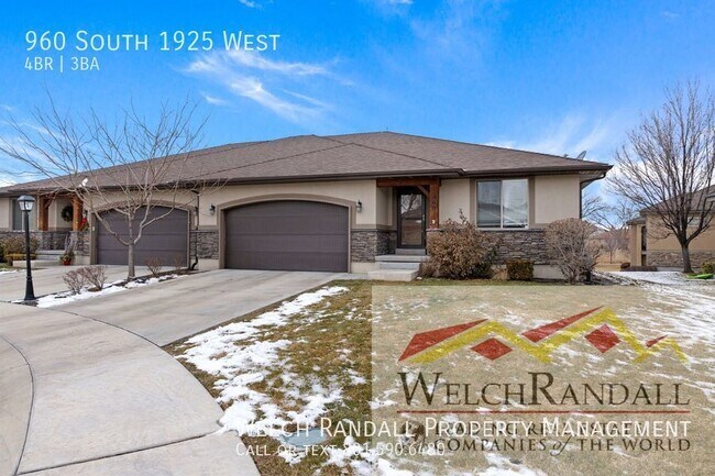 property at 960 W 960 S St