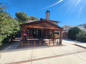 44931 16th St E in Lancaster, CA - Foto de edificio - Building Photo