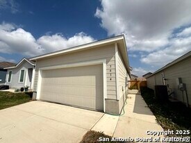 3614 Amber Glade in San Antonio, TX - Building Photo
