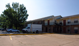 Castle Oaks Apartments