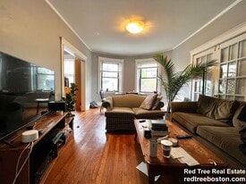 48 Englewood Ave, Unit 1 in Boston, MA - Building Photo