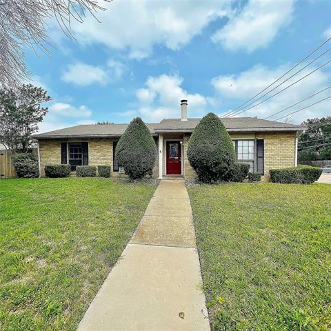 1802 Natchez Ct in Grand Prairie, TX - Building Photo
