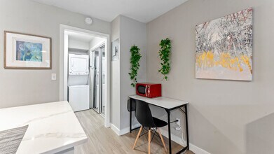 6811 Great Northern Blvd in Austin, TX - Building Photo - Building Photo