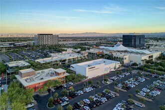 9813 Edgeview Pl in Las Vegas, NV - Building Photo - Building Photo
