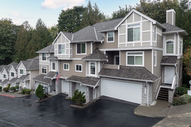 Lakemont Crest in Bellevue, WA - Building Photo - Building Photo