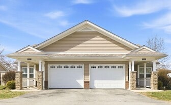 3707 Village Dr in Louisville, KY - Building Photo