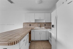 6350 SW 139th Ave in Miami, FL - Building Photo