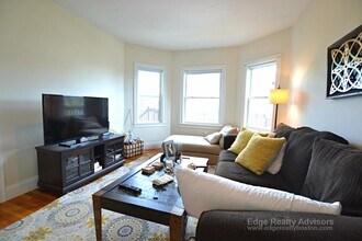 15 Rogers St in Newton, MA - Building Photo - Building Photo