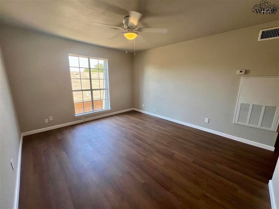 1509 Trigg Ln in Wichita Falls, TX - Building Photo