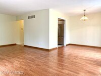 666 E Fox Hills Dr photo'