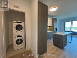 38 Water Walk Dr in Markham, ON - Building Photo - Building Photo