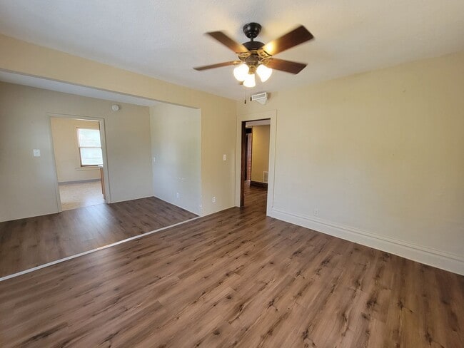 604 W Seerley Blvd in Cedar Falls, IA - Building Photo - Building Photo