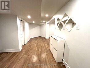 9 Marisa Ct in Vaughan, ON - Building Photo - Building Photo