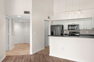 4121 Residence Drive in Ft. Myers, FL - Foto de edificio - Building Photo