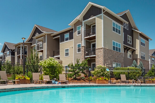 Bucking Horse Apartments in Fort Collins, CO - Building Photo - Building Photo