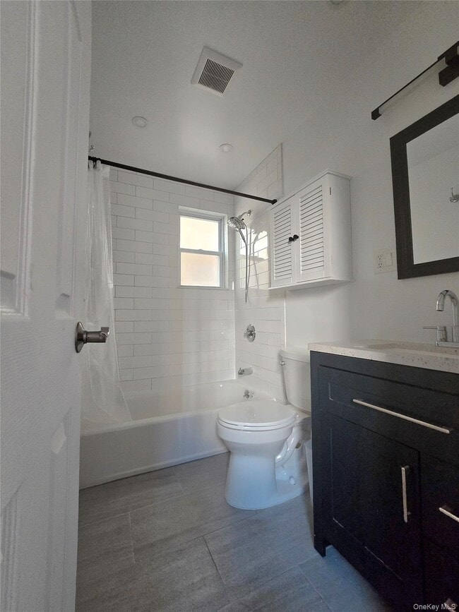 31-17 43rd St in Queens, NY - Building Photo - Building Photo