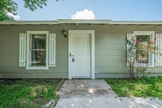 11 Jennische St in Baytown, TX - Building Photo - Building Photo