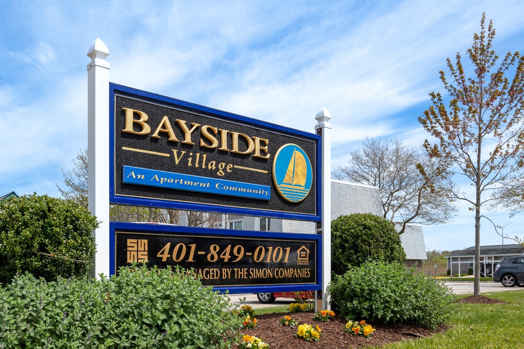 Bayside Village in Newport, RI - Foto de edificio