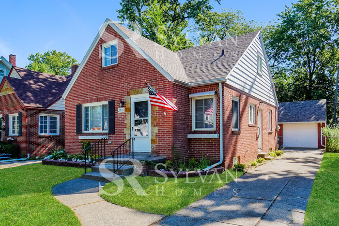 2716 Latonia Blvd in Toledo, OH - Building Photo