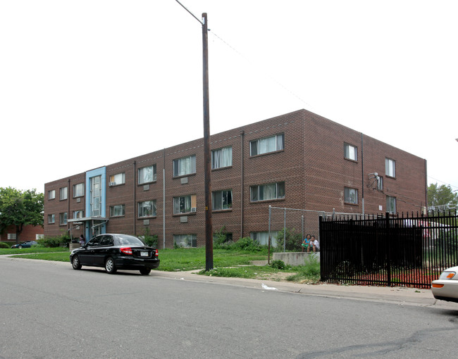 Rose Garden Apartments in Aurora, CO - Building Photo - Building Photo