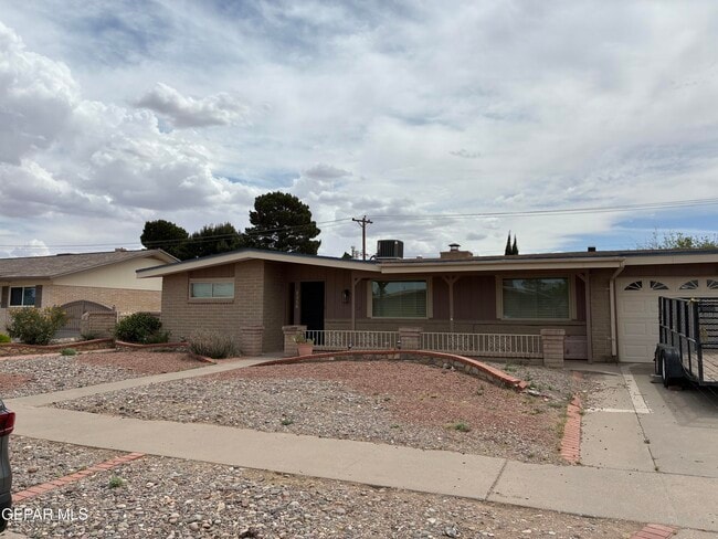 8316 W H Burges Dr in El Paso, TX - Building Photo - Building Photo