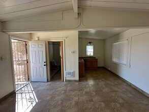 16510 Sylvan Rd in Apple Valley, CA - Building Photo - Building Photo