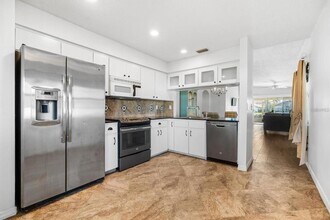 7 San Pedro Ct in Palm Coast, FL - Building Photo - Building Photo