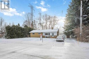 35 Sherry Ln in Ottawa, ON - Building Photo
