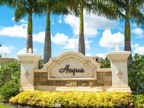 9735 Acqua Ct in Naples, FL - Building Photo - Building Photo
