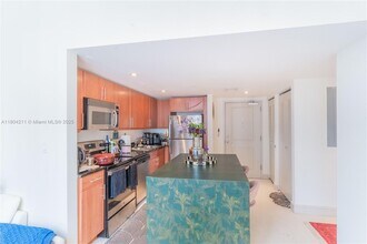 111 E Flagler St in Miami, FL - Building Photo - Building Photo