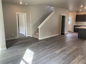 668 E St in Blaine, WA - Building Photo - Building Photo