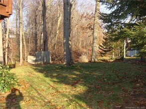 30 Thistle Down Ln in Naugatuck, CT - Building Photo - Building Photo