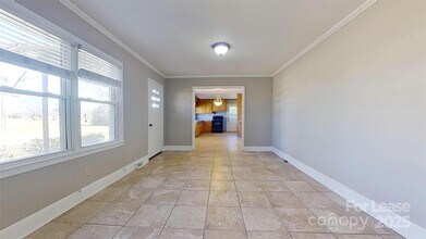 3740 Pleasant Plains Rd in Matthews, NC - Building Photo - Building Photo