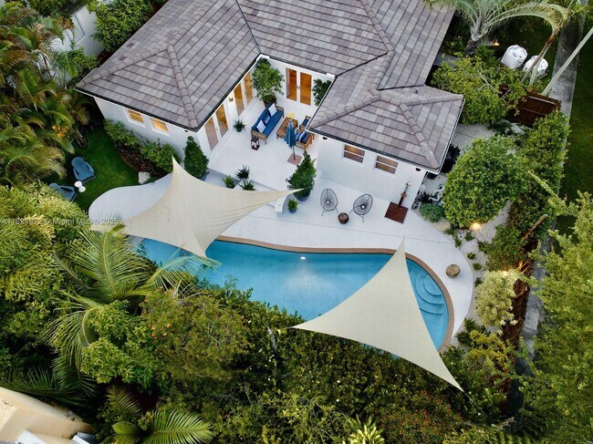 3080 Calusa St in Miami, FL - Building Photo - Building Photo