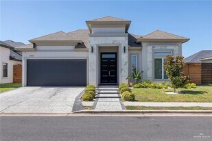 5701 East Pelican Avenue in McAllen, TX - Building Photo