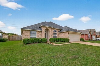 9202 Sorrell Hollow Ln in Rosenberg, TX - Building Photo - Building Photo