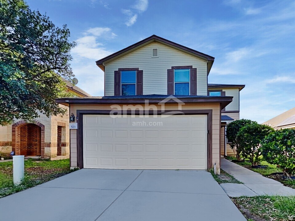 523 Cormorant in San Antonio, TX - Building Photo