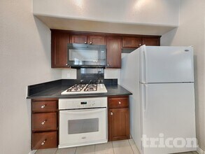 5372 Flowing Spring St in Las Vegas, NV - Building Photo - Building Photo