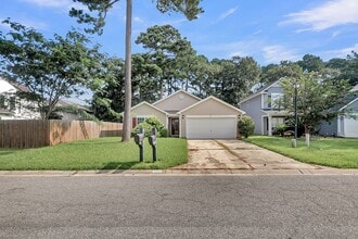 101 Sparkleberry Ln in Ladson, SC - Building Photo - Building Photo
