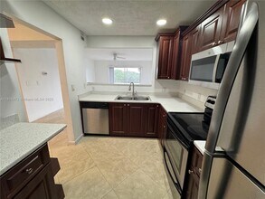 4848 NW 24th Ct in Lauderdale Lakes, FL - Building Photo - Building Photo