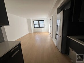 East 39th Street in New York, NY - Building Photo - Building Photo