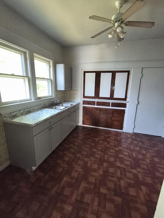 635 Waverly Ave in Toledo, OH - Building Photo