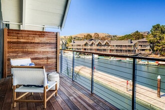 The Cove at Tiburon in Tiburon, CA - Foto de edificio - Building Photo