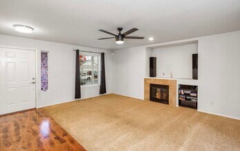 1018 NE Mariners Loop in Portland, OR - Building Photo - Building Photo