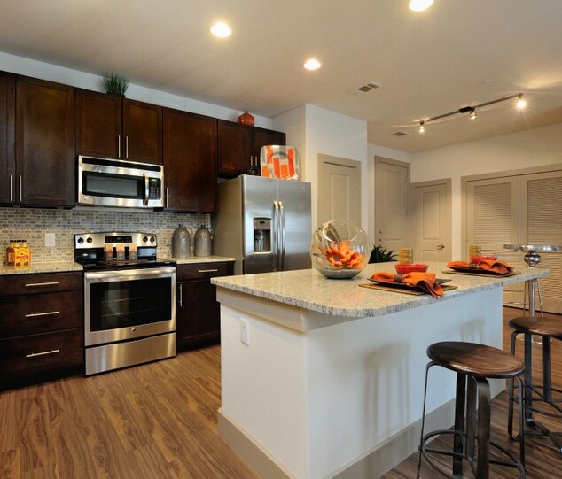 2511 Greenhouse Rd in Houston, TX - Foto de edificio