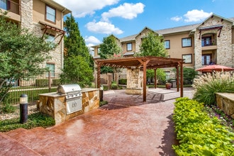 Arioso Apartments & Townhomes in Grand Prairie, TX - Building Photo - Building Photo