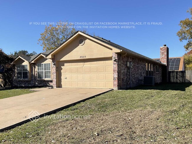 8005 Yacht Club Dr in Rowlett, TX - Building Photo - Building Photo