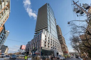 35 Parliament St in Toronto, ON - Building Photo