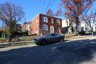 2813 Buena Vista Ter SE in Washington, DC - Building Photo - Building Photo