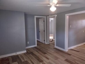 405 S Dudley St in Burgaw, NC - Foto de edificio - Building Photo